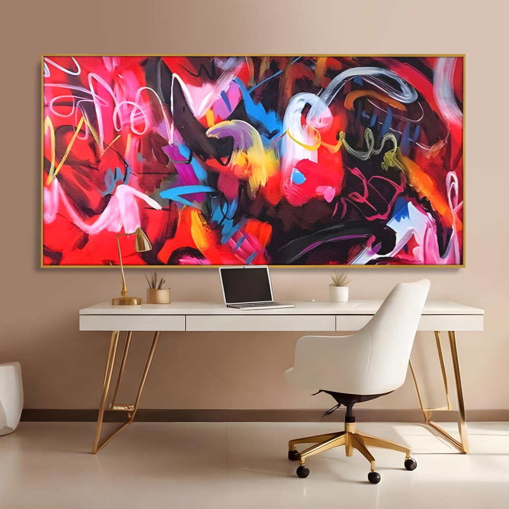 Tablou canvas cu tablou canvas cu graffiti rosu, in rama de aluminiu auriu, pe perete intr-un birou